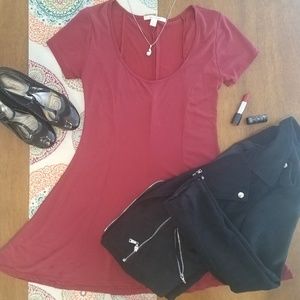 ⭐5 for $20⭐ Red Francesca's Miami T-shirt dress